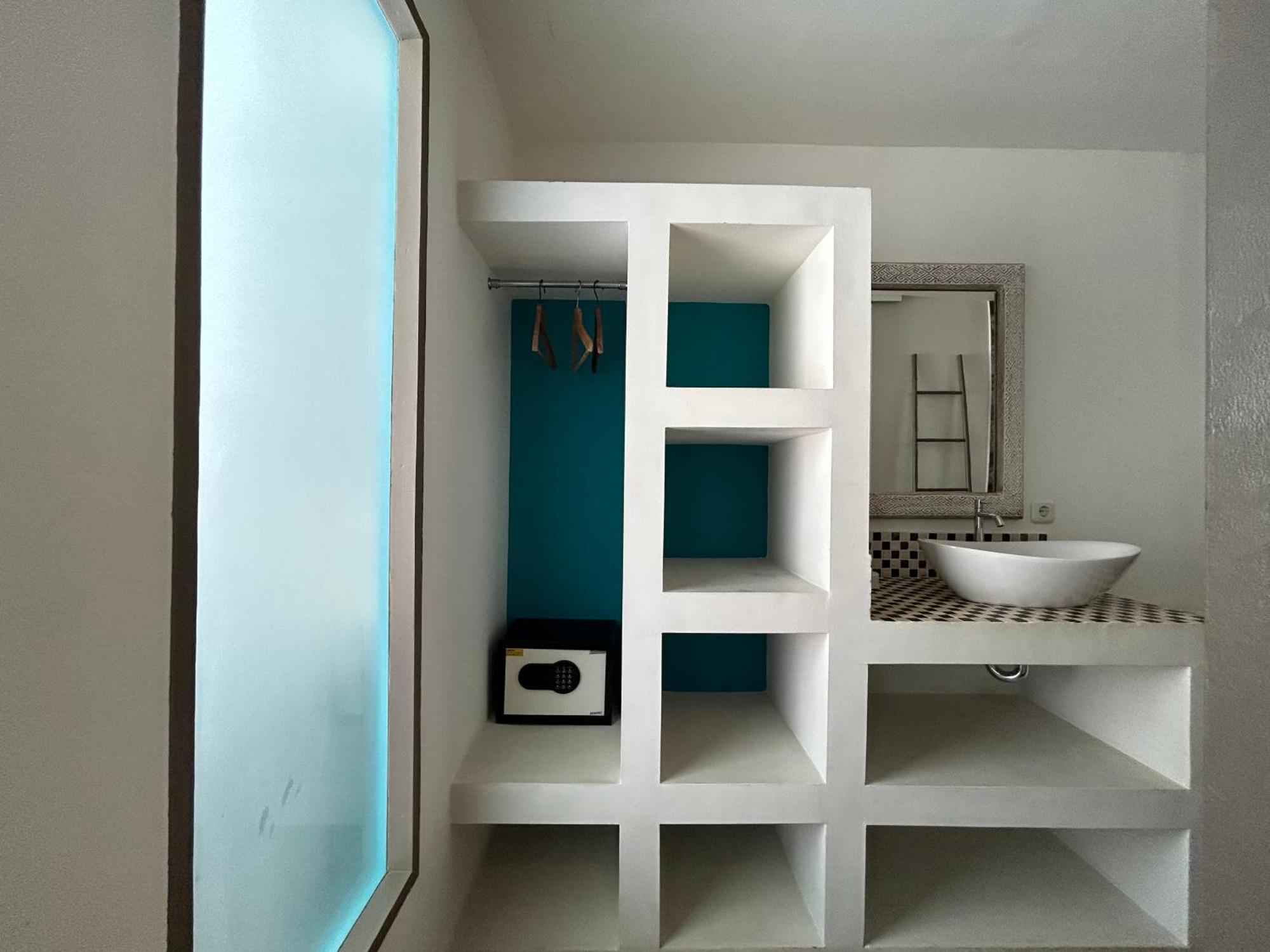 Meno Suites ギリ島 エクステリア 写真