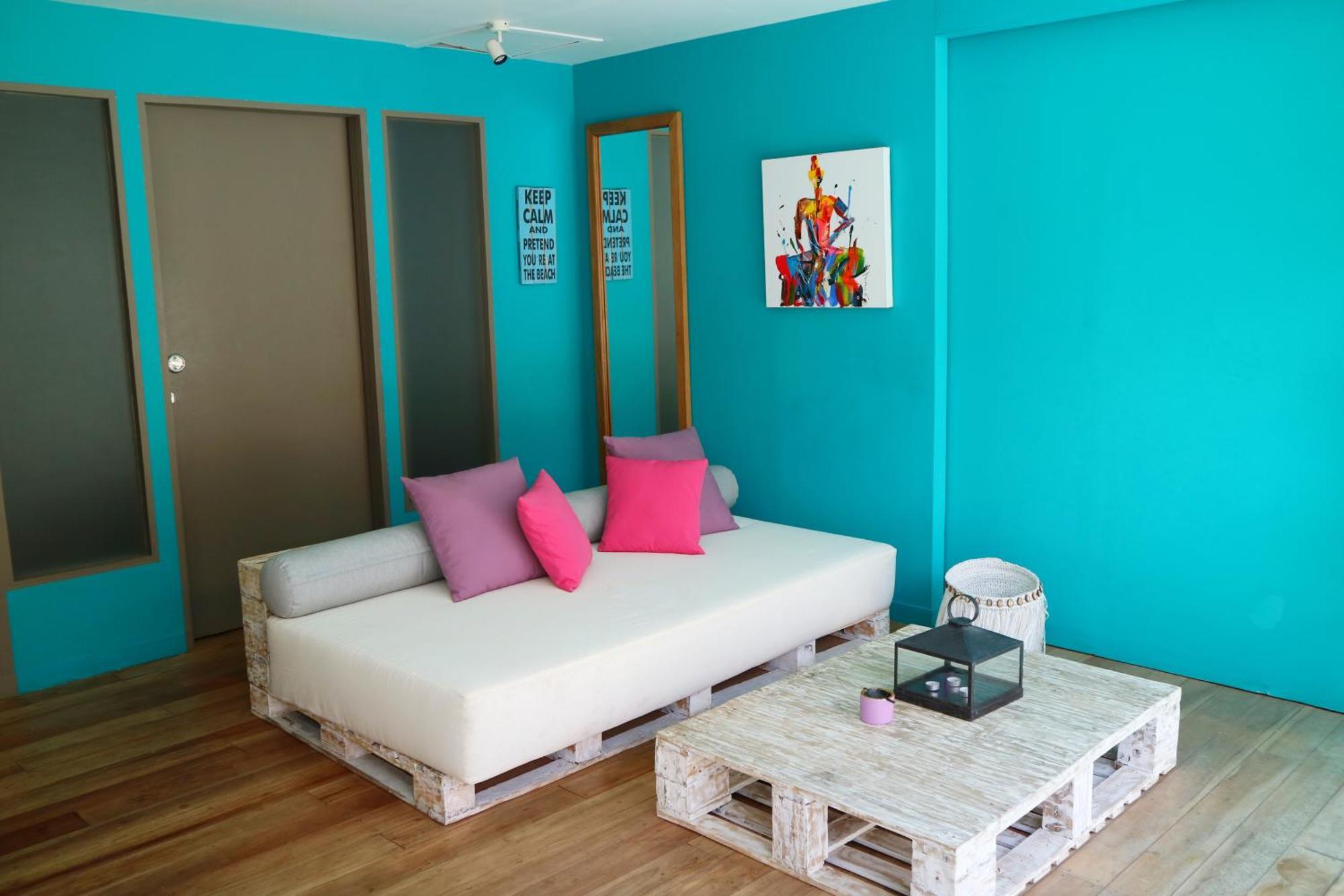 Meno Suites ギリ島 エクステリア 写真